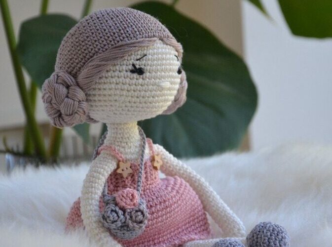 Miv Doll